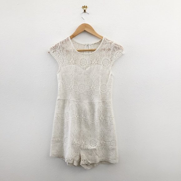 ELODIE Ivory Lace Cap Sleeve Short Romper Small - Picture 3 of 8